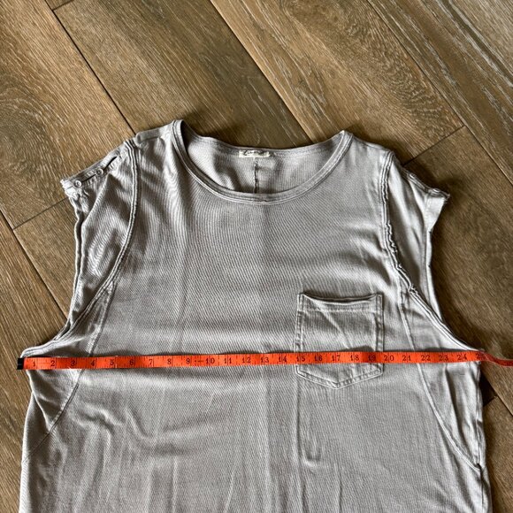 Free People gray button cap sleeve Tee size medium - Picture 3 of 9